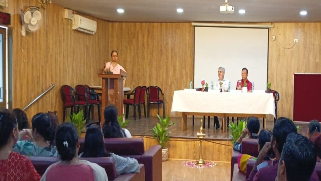 Refresher Course: दौलत राम कॉलेज में आयोजित विज्ञान के लिए अनुसंधान पद्धति पर पुनश्चर्या पाठ्यक्रम